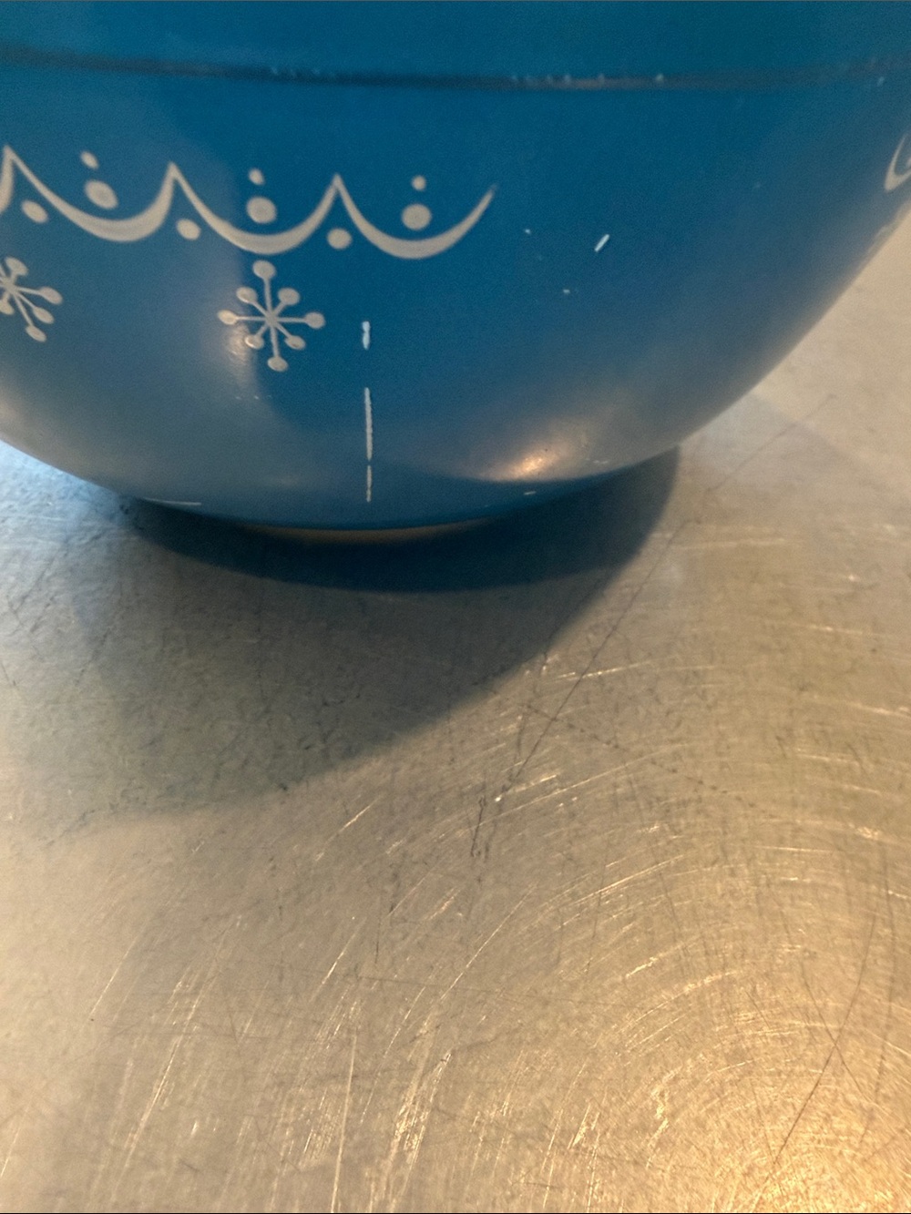 Pyrex Blue Mixing Bowl with White Snowflake Pattern - Picture 8 of 9